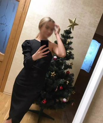 😏Живу в Москве и жажду познакомиться с тобой. 💃
У меня есть все, чтобы доставить тебе настоящее наслаждение. 💋Соблазнительное тело, чувственные губы и экспериментальная натура - со мной ты познаешь новые грани удовольствия. 😈
Считаю себя профессионалкой в своем деле. Умею сделать массаж, который сведет тебя с ума, выполнить ролевые игры и устроить горячее шоу вдвоем. 🔥
Возможны интимные встречи на твоей территории или в гостинице Москвы. 🏨
Мои отзывы говорят сами за себя - мои клиенты всегда возвращаются ко мне снова и снова. 😌
Посмотри на мои фото - ты точно захочешь провести со мной время. 📸
Не откладывай свое удовольствие на потом, приезжай ко мне и познай меня лично. Жду тебя, мой котик! 🌹 Любовь